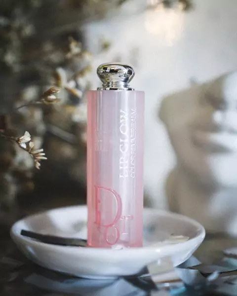 Dior Lip Glow Color Reviver Balm 001 / fot. Kaja Gołuchowska