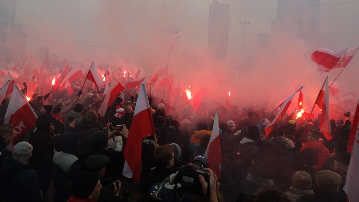 Nie milkną echa spalenia żółto-niebieskiej flagi podczas Marszu Niepodległości w Warszawie. Ukraińska ambasada wystosowała do polskich władz notę dyplomatyczną, oburzeni są także działacze Ruchu Autonomii Śląska. Twierdzą, że stali się ofiarą manipulacji mającej na celu wyciszenie sprawy.