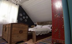 Odpicowane mieszkanie, czyli vintage w wiejskim wydaniu. "Od zawsze lubię łączyć wzory i faktury"