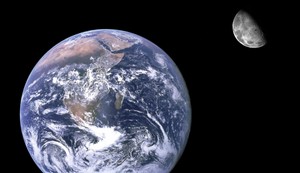Zemlja i Mesec