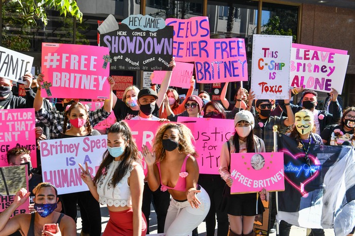 Britney Spears przegrała z ojcem w sądzie. Mężczyzna będzie kontrolować jej majątek | Ofeminin