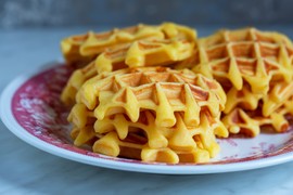 Starinski recept za BAKIN KOLAČ: Mera na čaše, sa sastojkom zbog kog će biti NEVEROVATNO HRSKAV