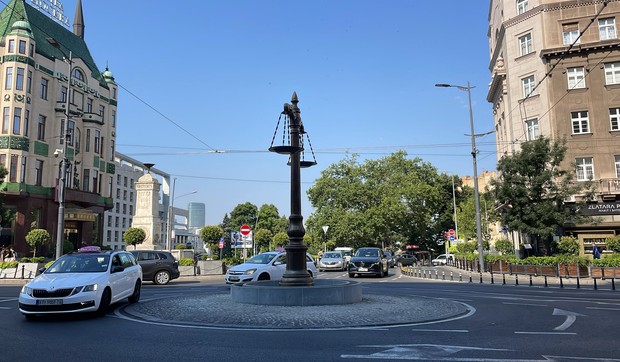 Vaga sa dva tasa osvanula na Terazijama 