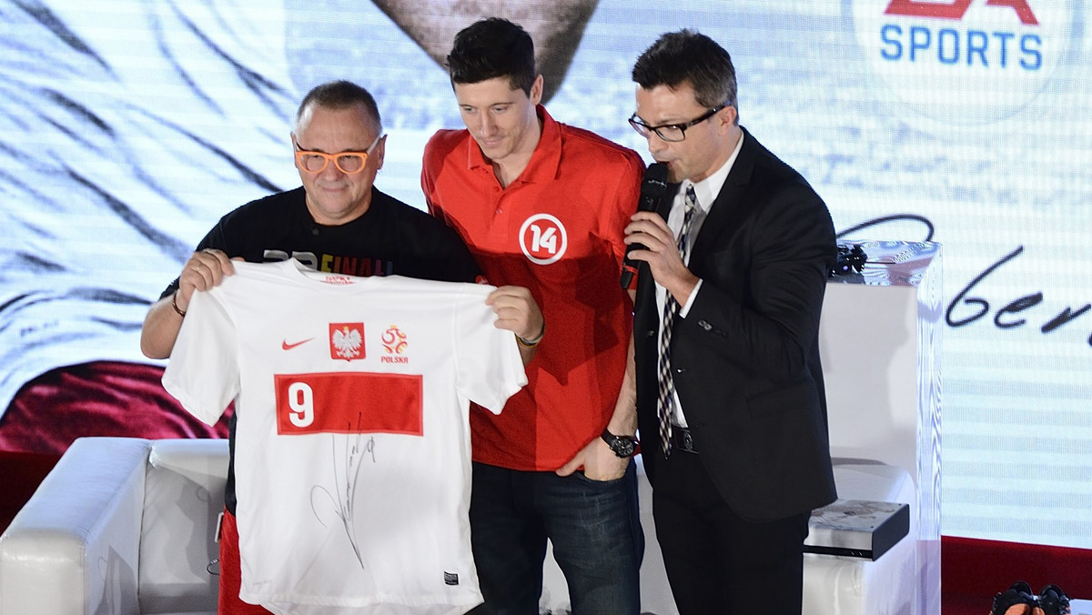 Robert Lewandowski promuje FIFA14
