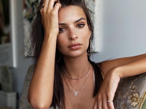 Te jó ég! Emily Ratajkowski immár feleség!!!!