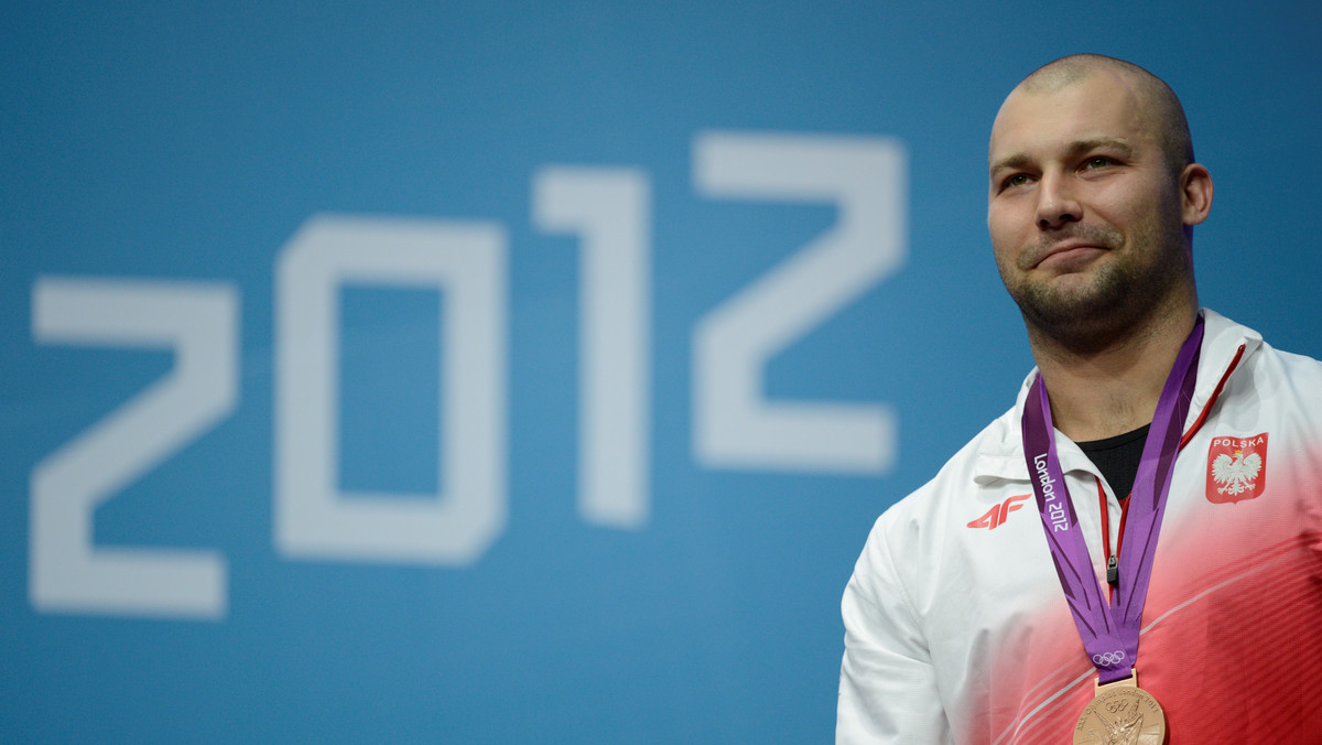 Bartłomiej Bonk zdobył brązowy medal w rywalizacji podczas igrzysk olimpijskich w Londynie w podnoszeniu ciężarów (105 kg). Polak uzyskał w dwuboju wynik 410 kg. Mistrzem olimpijskim został Ukrainiec Ołehsij Torochtij (412 kg). Zawiódł całkowicie Marcin Dołęga, który spalił wszystkie próby na 190 kg w rwaniu i nie ukończył rywalizacji.