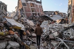 Obraz zniszczeń po trzęsieniu ziemi w tureckiej prowincji Hatay.