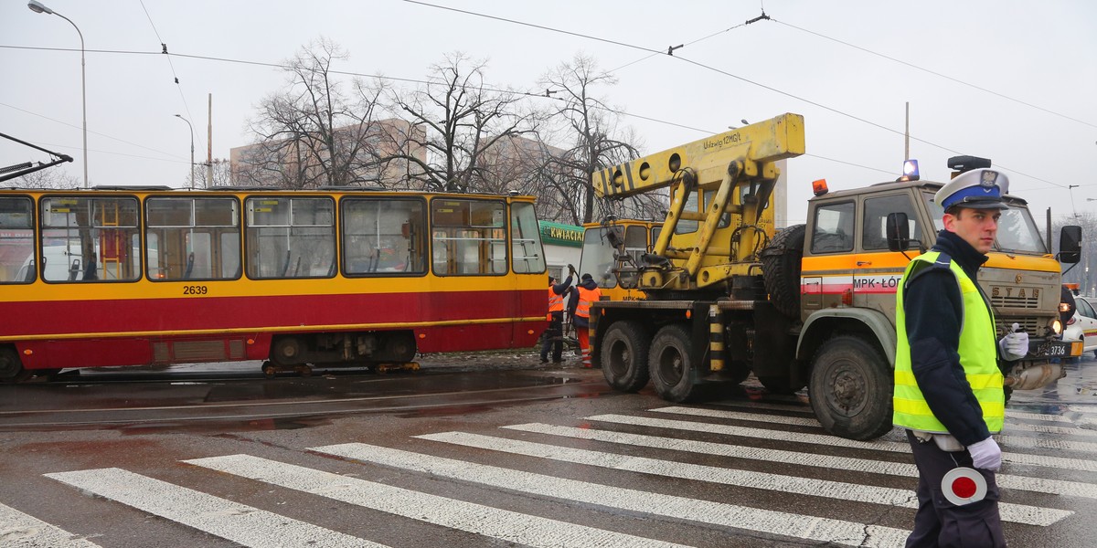 Wykolejenie tramwaju na Rzgowskiej 