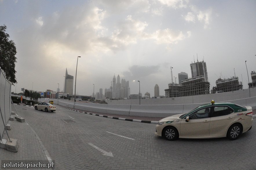 Dubaj - miasto piękne tylko na okładce