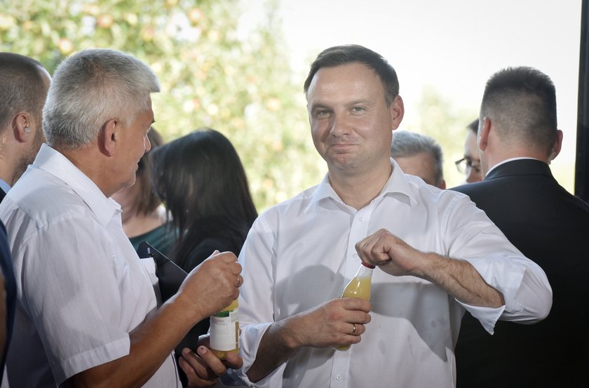 Duda nie wycofuje się z deklaracji "500 zł na dziecko"