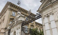 Tarczy antykryzysowa dla szkolnictwa wyższego. Doktorat online i większe uprawnienia dla rektorów