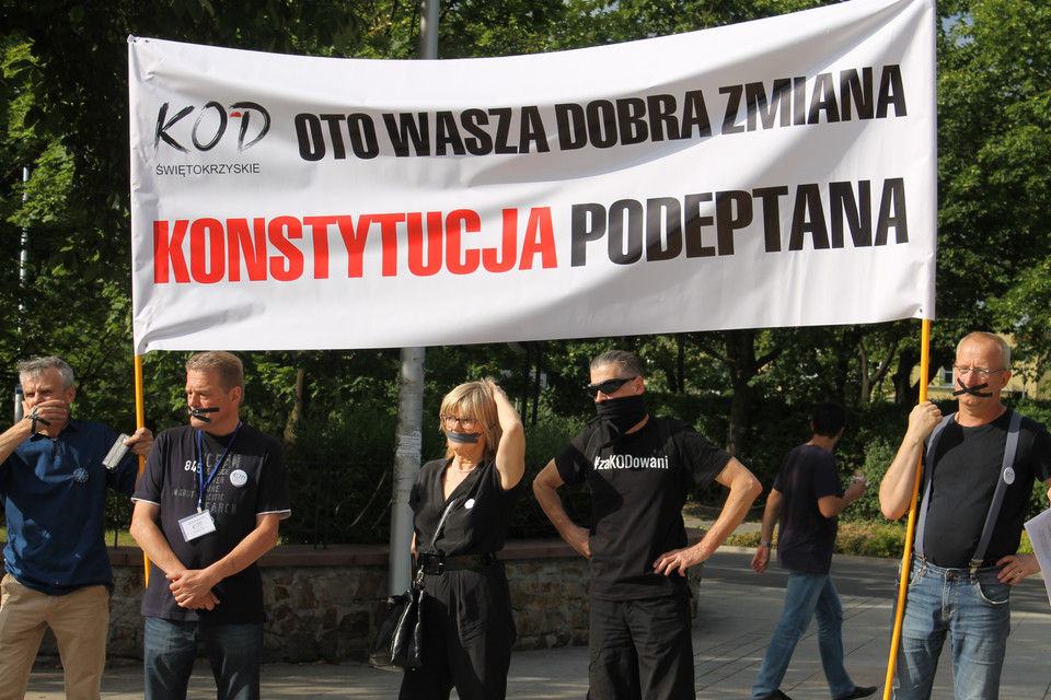 Protest KOD w Kielcach 