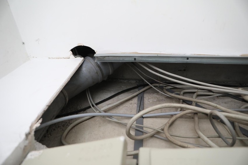 Kablovi za struju i vodovodne cevi