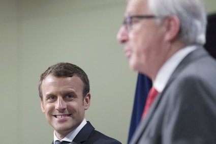 Macron i Juncker o dyrektywie, której sprzeciwia się Polska