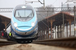 Rekordowy czas przejazdu Pendolino do Gdańska. Pasażerowie: Buja na zakrętach [ZDJĘCIA]
