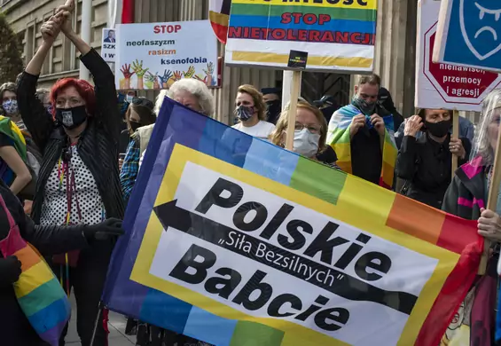 Polskie Babcie dołączyły do protestów. Od ich słów wsparcia robi się ciepło na sercu