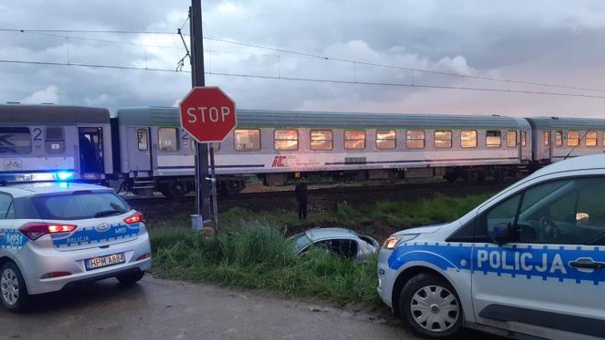 Podlaskie. Groźny wypadek na przejeździe kolejowym  