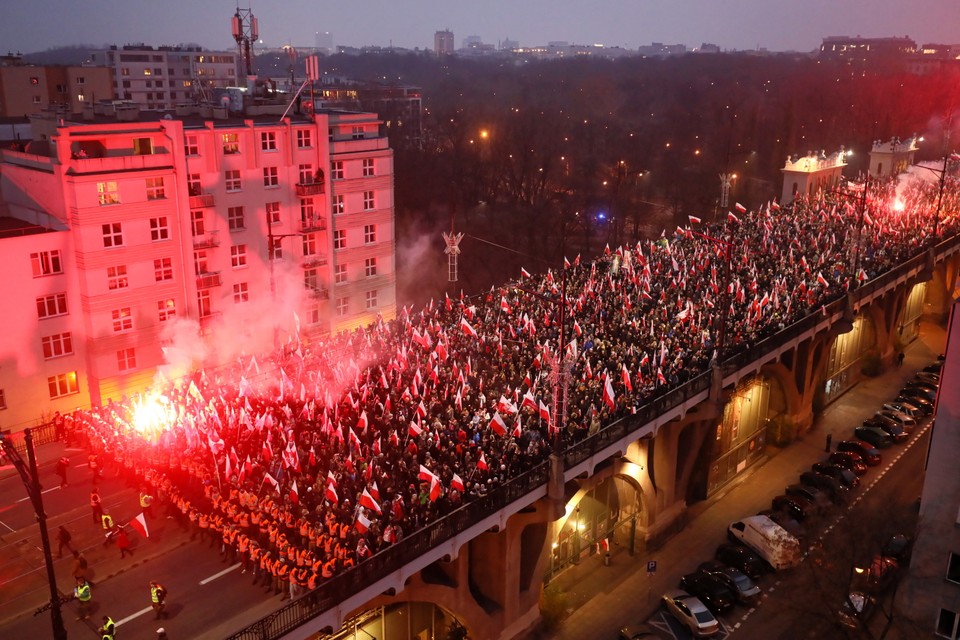 Marsz Niepodległości na ulicach Warszawy. Nawet 200 tys. uczestników