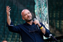 jedno z najbardziej zadłużonych miast w polsce przeleje 30 mln zł na konto klubu piłkarskiego