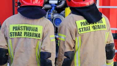 pożar auta dostawczego w warszawie. spore utrudnienia dla kierowców