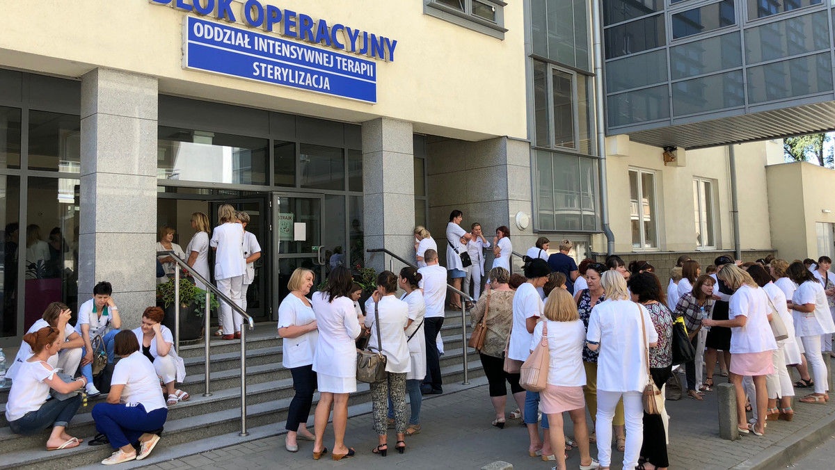 Udało się zawrzeć porozumienie między strajkującymi pielęgniarkami a dyrekcją szpitala SPSK4 przy ul. Jaczewskiego. Oznacza to zakończenie sporu zbiorowego i powrót do normalnej pracy.