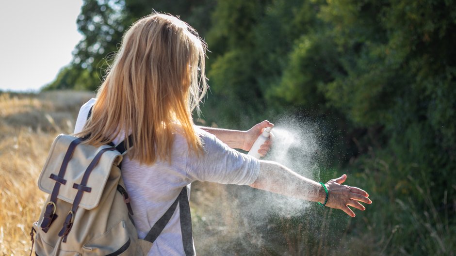 Niewłaściwie stosowany DEET może być szkodliwy, fot. encierro/Shutterstock