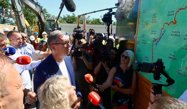 Aleksandar Vučić, u okviru posete jugozapadu Srbije, obilazi radove na putu Ivanjica-Sjenica, u ivanjičkoj opštini