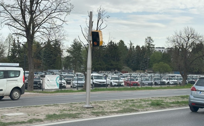 Fotoradar TraffiStar SR390 na Al. Jerozolimskich w Warszawie