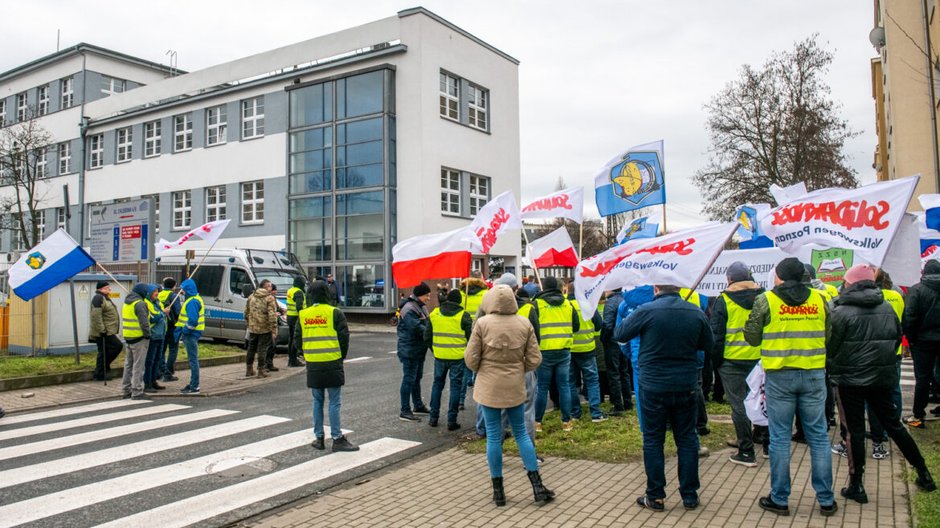 Protesty pod siedzibą PG Wód Polskich w Poznaniu