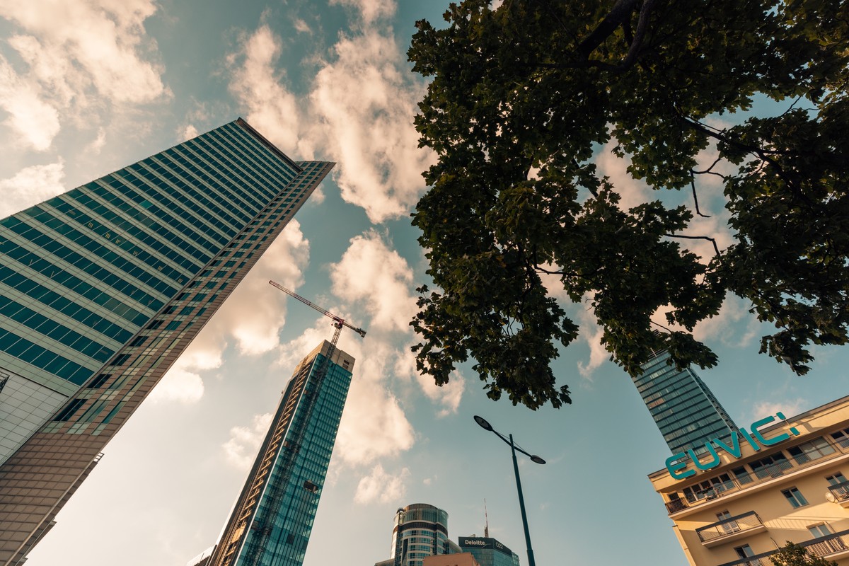 Jeszcze dwa banki wciąż mnożą zyski, reszta stanęła w miejscu. Widać już efekt cięcia stóp