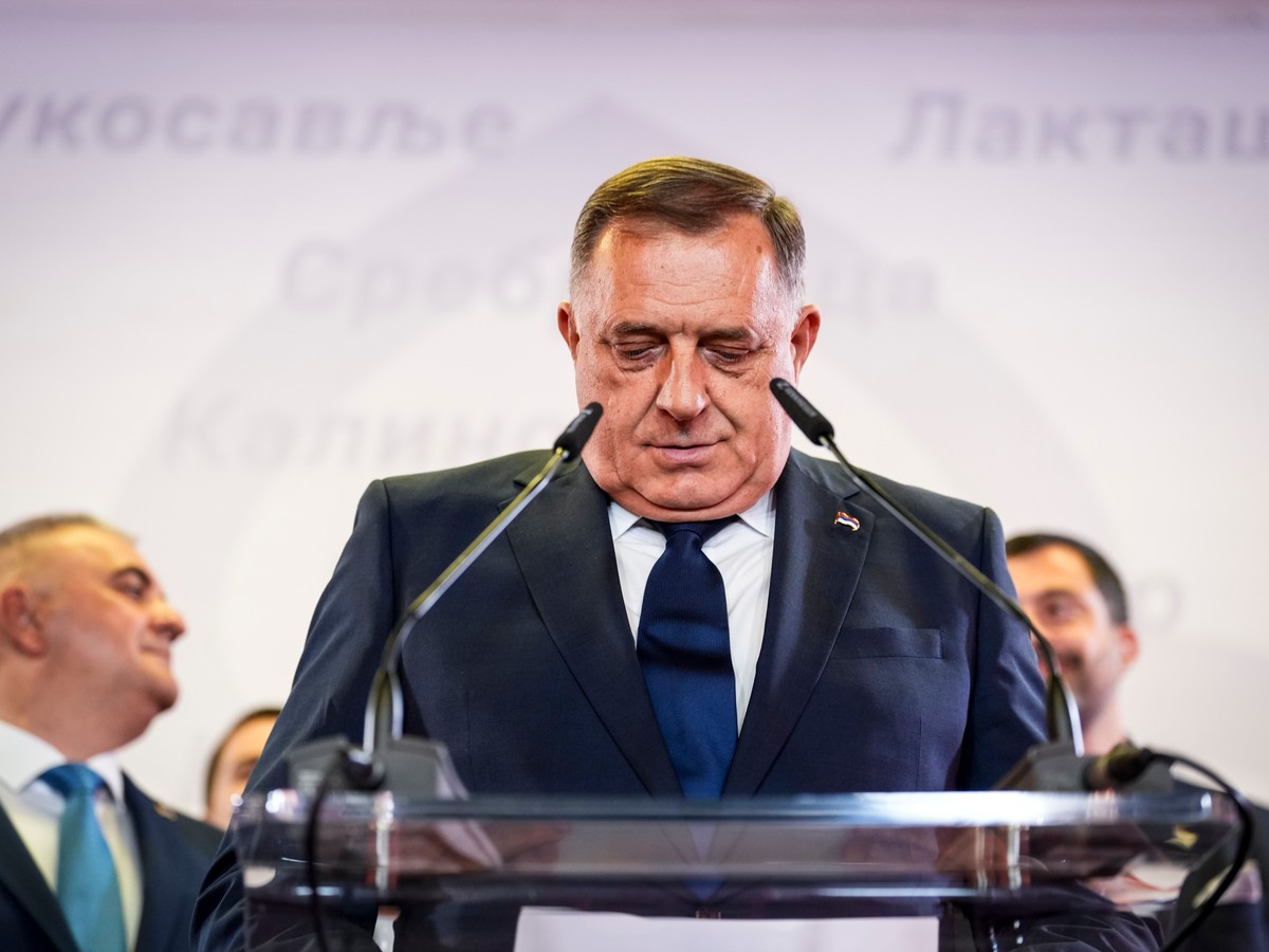 "ŠTA TEBE BRIGA, VOZI!" Dodik se žestoko posvađao sa novinarom BHRT: "VRATI MIKROFON!"