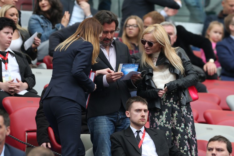 Monika Olejnik, czyli pierwszy kibic RP. Dziennikarka wierną fanką piłki nożnej