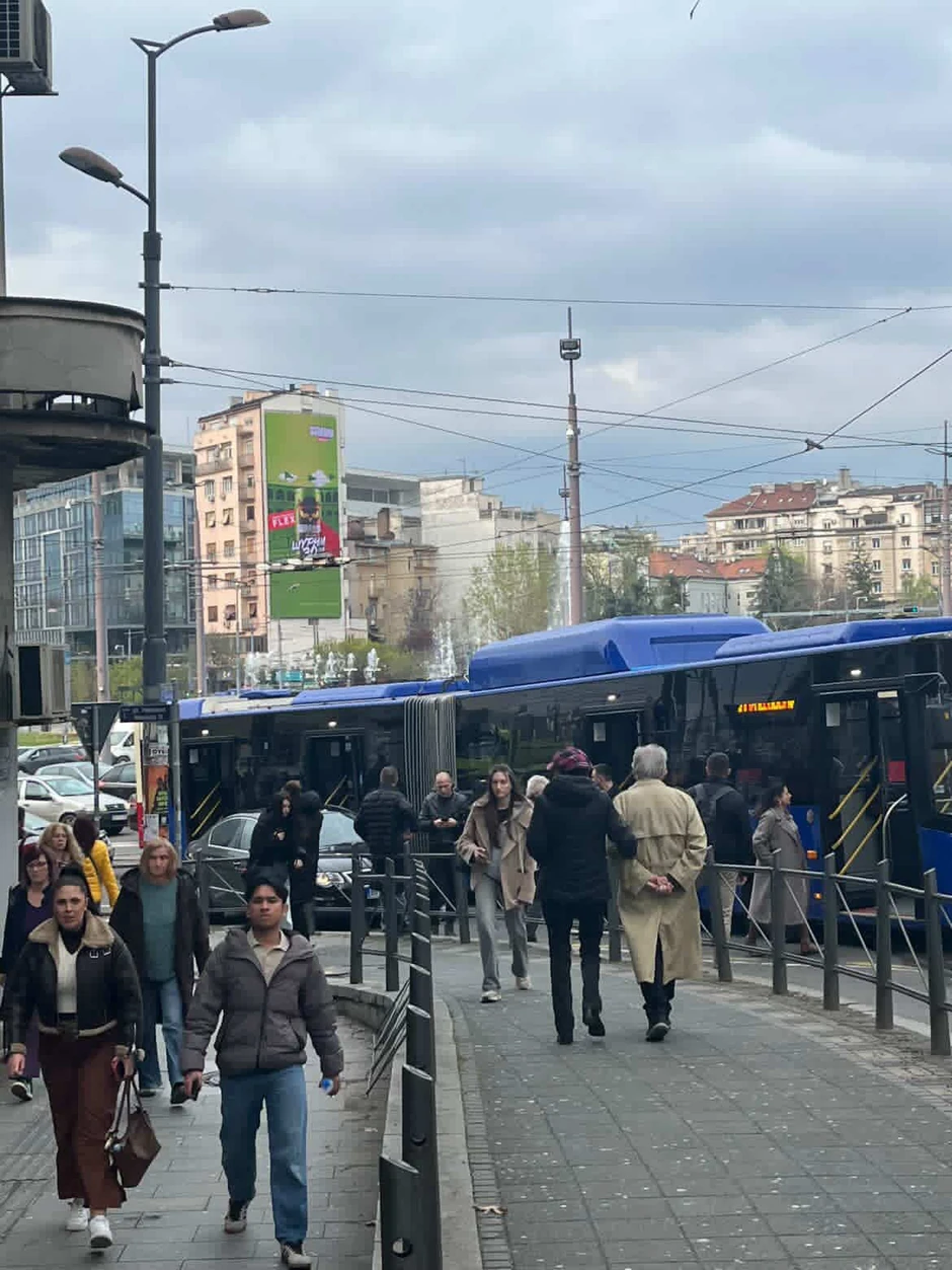 Sudar automobila i autobusa na Slaviji
