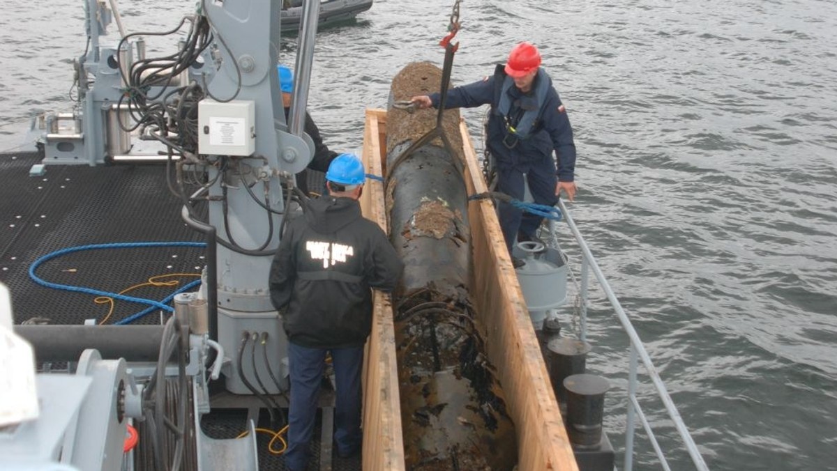 Niemiecka torpeda zawierająca prawie 300 kg ładunku wybuchowego zostanie dzisiaj zdetonowana w Zatoce Puckiej. W akcję zaangażowane będą dwa niszczyciele min, okręty i łodzie Straży Granicznej i Urzędu Morskiego oraz około 200 osób na morzu i lądzie. To największa operacja saperów w okolicach Trójmiasta od kilku lat.