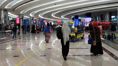 Skandal na lotnisku w Dubaju. 10 tys. zł mandatu i 3 miesiące aresztu