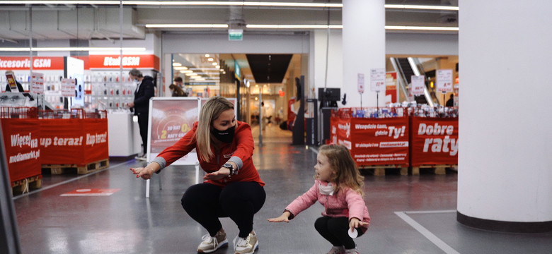 Klienci MediaMarkt zrobili 100.000  przysiadów, by pomóc potrzebującym dzieciom