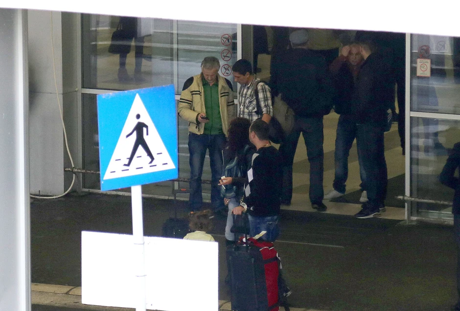 Našem novinaru je odmah nakon što je napustio terminal prišao divlji taksista Galić i ponudio mu vožnju