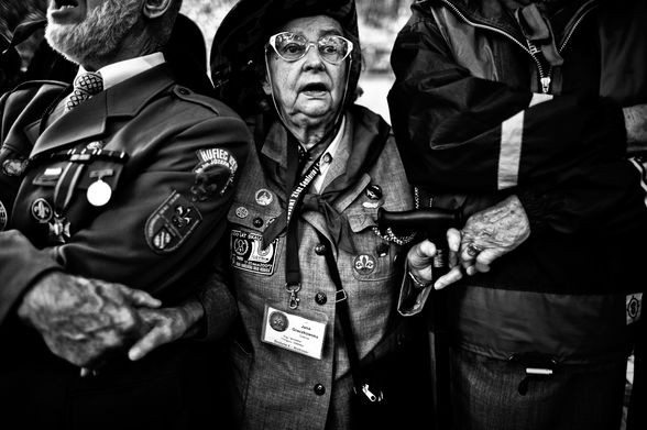 • Fotoreportaż - II miejsce w kategorii LUDZIE

Autor: Filip Ćwik, Napo Images, „Newsweek Polska”
Zielona Góra. XVII Ogólnopolski Złaz Seniorów i Starszyzny Związku Harcerstwa Polskiego. Od 1980 roku starszyzna harcerska zaczęła organizować się w kręgach seniorów. W fotografowanym złazie uczestniczyło 319 osób. Najmłodszy uczestnik miał 32 lata, najstarszy 91. 22-24 sierpnia 2008