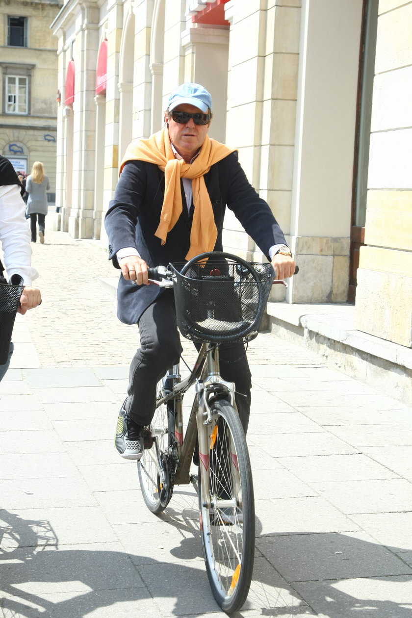 Wojciech Fibak na rowerze