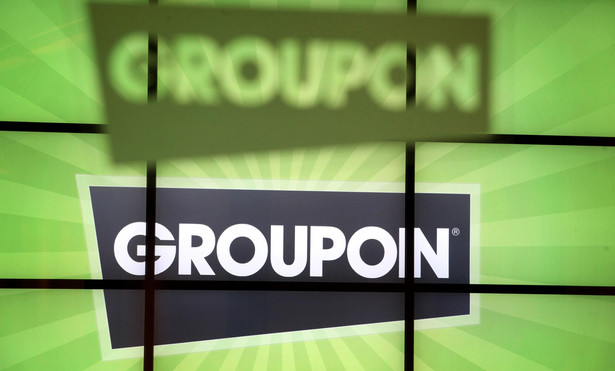 Logo Groupon. Fot. Tim Boyle/Bloomberg