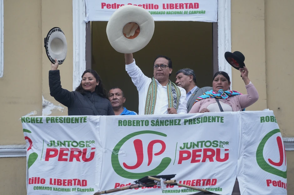 Roberto Sančez tokom predizborne kampanje u Peruu