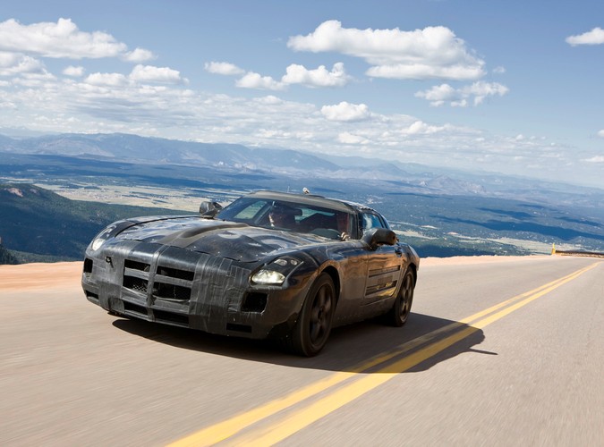 Oto Mercedes odradza z popiołów pięknego skrzydlaka - wiadomo, że nazywać się będzie SLS AMG