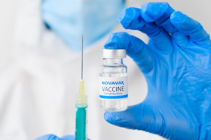 Novavax: heteken belül elkészül az első omikron-specifikus vakcina