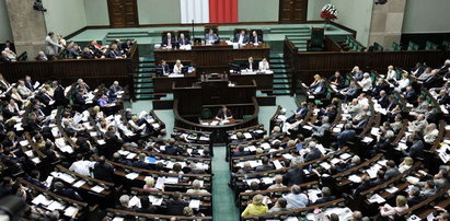 Sejm sięgnął dna... w sondażach