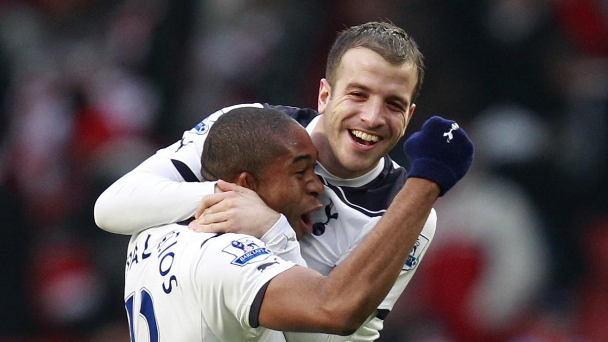 Tottenham Hotspur pokonał 2:1 Aston Villę w meczu 19. kolejki Premier League. Rafael van der Vaart był niekwestionowanym liderem Kogutów w tym spotkaniu.