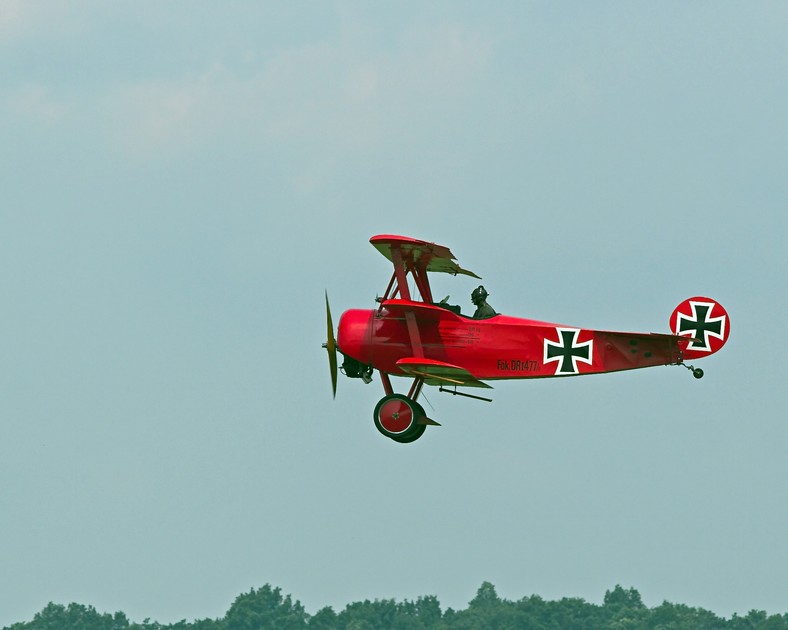 Replika Fokkera Triplane w malowaniu Czerwonego Barona.