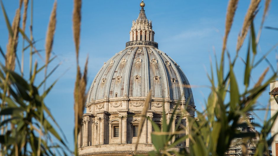 Pod kopułą Bazyliki św. Piotra znajdują się tajemnicze pudła pełne dzieł sztuki