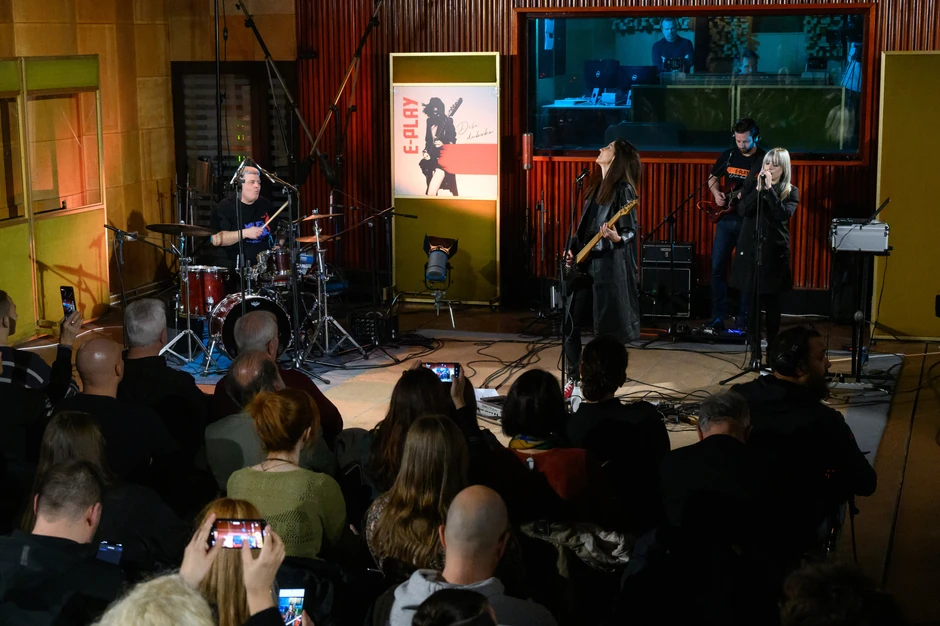 Koncertna promocija novog albuma odrzana je u Studiju 6 Radio Beograda