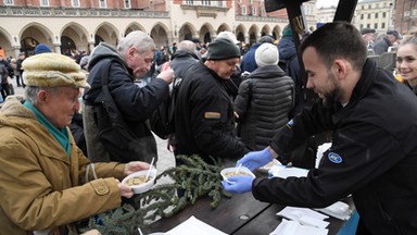 Na Rynku Głównym w Krakowie odbyła się wigilia dla bezdomnych i potrzebujących