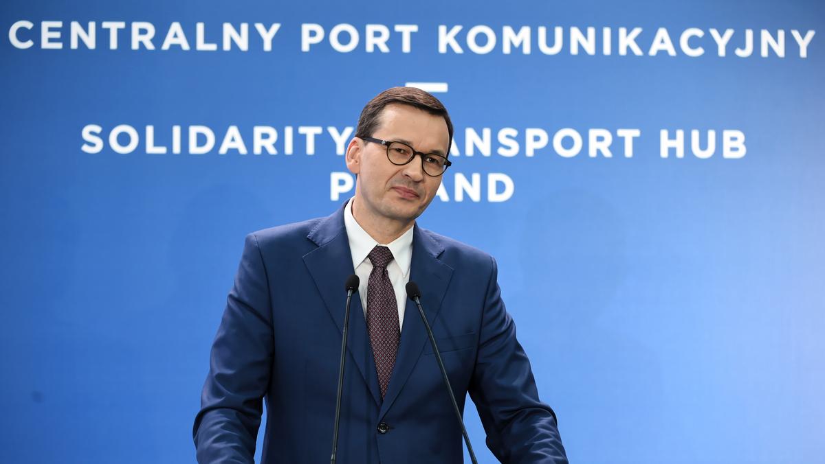 Premier Mateusz Morawiecki podczas konferencji prasowej nt. projektu CPK, 2019 r.